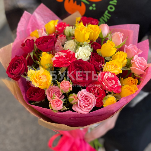 Букет из 15 кустовых роз микс