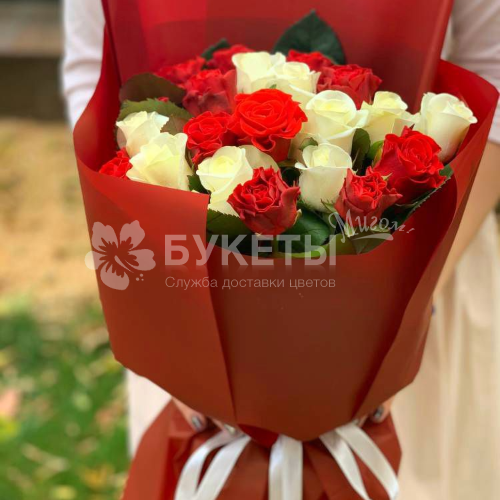 Букет из 21 розы "Шанталь"